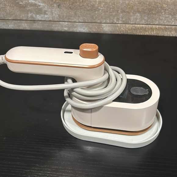 Mini travel steam iron - Picture 7 of 9